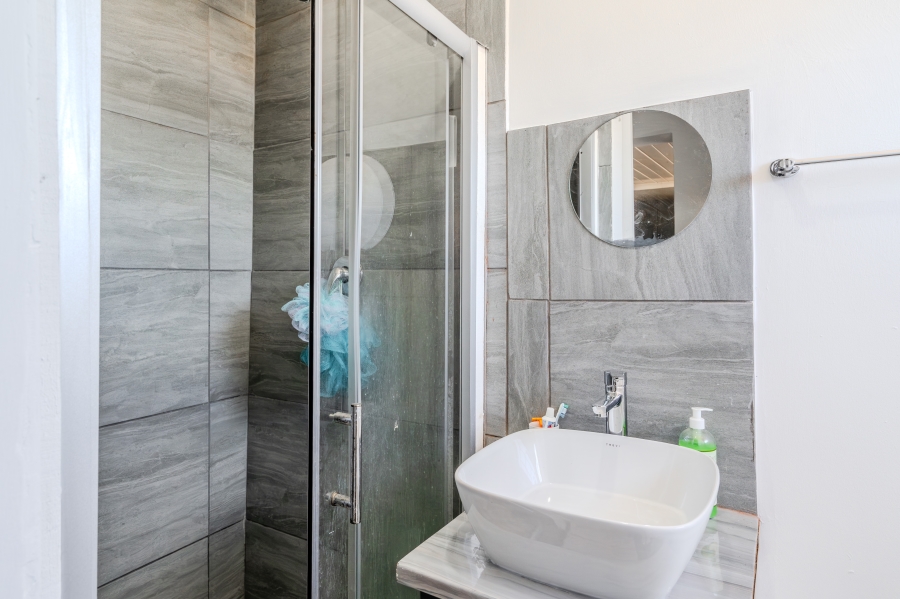 5 Bedroom Property for Sale in Ottery Western Cape